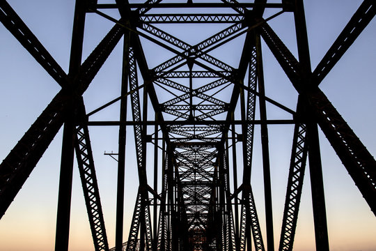 Ponte Di Ferro