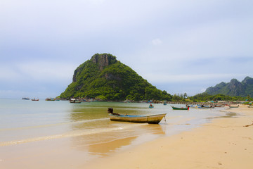 Fototapeta na wymiar beach Bang Boet Beach island before the rain