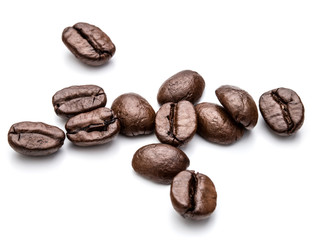 Obraz premium roasted coffee beans isolated in white background cutout