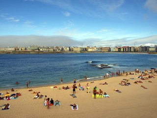 Fototapeta na wymiar Playa de Riazor / Riazor Beach. A Coruña. Galicia