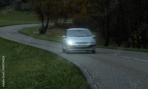 Sie Fahren Bei Dunkelheit Mit Abblendlicht Abblendlicht Nicht
