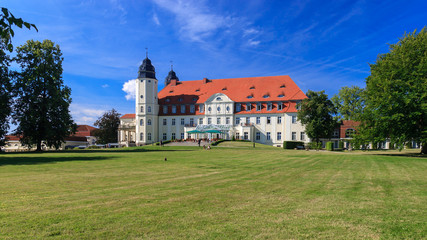 Fototapeta na wymiar Schloss Fleesensee