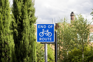 Fototapeta premium End of cycle route sign