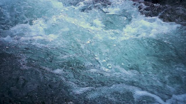 SLOW MOTION: surface boiling water