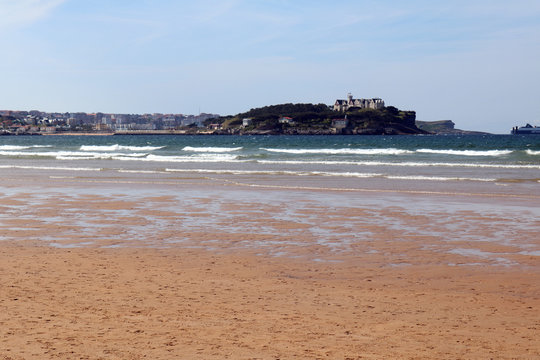 Palacio de la Magdalena desde la Playa del Puntal