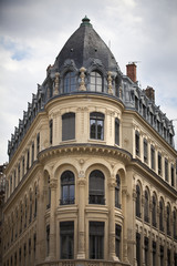 Fototapeta na wymiar Edificio antiguo en Lyon