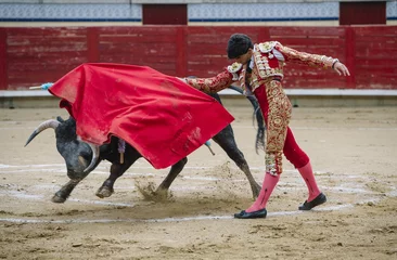 Abwaschbare Fototapete Stierkampf Stierkämpfer in einer Stierkampfarena.
