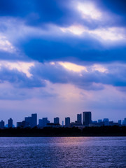 Obraz premium Purple Cloud over Tokyo bay 