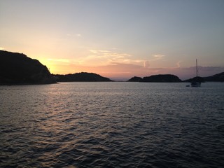 tramonto nel mare in croazia