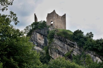 Fototapeta na wymiar Ruderi del castello