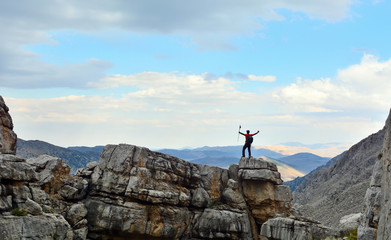 Tehlike Dolu Kayalıklara Meydan Okumak