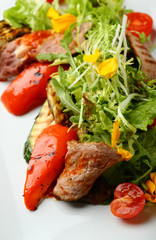 Salad with grilled beef
