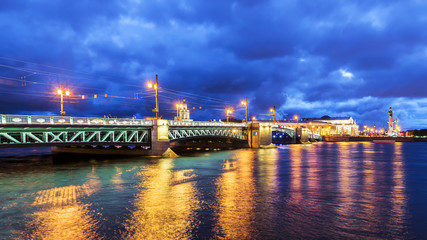 Fototapeta na wymiar Night view of the Palace Bridge in St. Petersburg