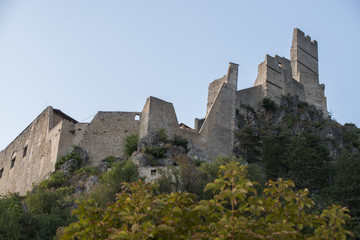 Roccacasale, Chiesa di San Michele Arcangelo e 
Castello medievale De Sanctis
