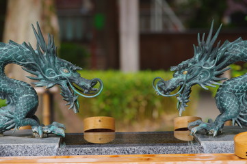 手水舎の龍