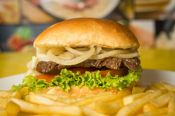 Sanduiche Gourmet Xtudo com batata frita