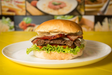 Sanduiche Gourmet Xtudo com batata frita