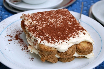 Tiramisu auf Teller