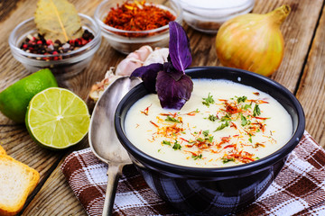 Spicy vegetarian vegetable puree soup