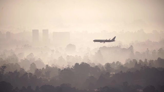 Avi&oacute;n Aterrizando