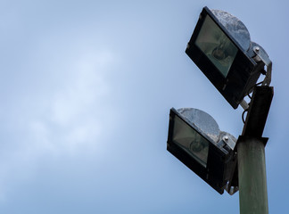 Faros de luz alumbrado de campos de deportes