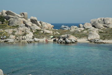 L'archipel des îles du Lavezzi, dans le parc du Lavezzi en Corse du Sud, réserve naturelle de...