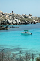 L'archipel des îles du Lavezzi, dans le parc du Lavezzi en Corse du Sud, réserve naturelle de...