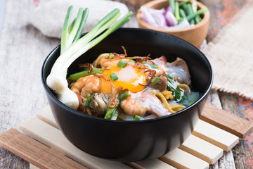 Stir fried yellow noodle 