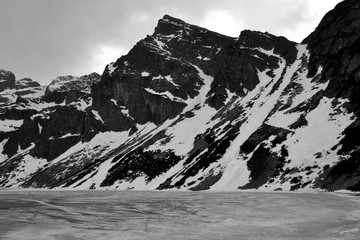 b&w mountain 