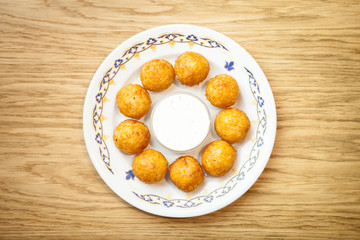 Cheese balls with sour cream