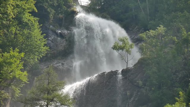Torrente con cascate