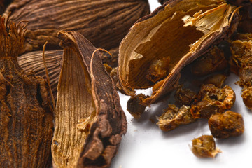 Black cardamon pods