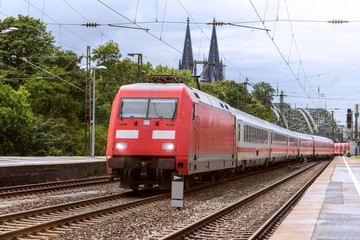 Fototapeta na wymiar cologne germany with train