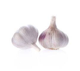 Obraz premium Dried garlic head on white background