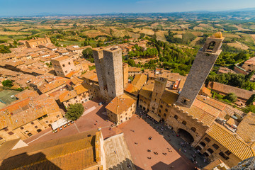 Obraz premium dizzy top view Tuscany San Gimignano