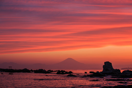 葉山海岸夕焼け富士