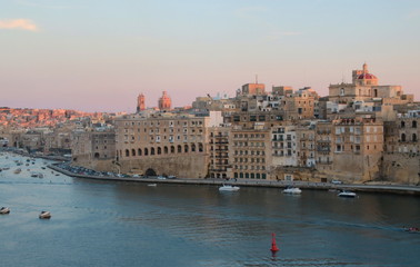 La valette, capitale de Malte et la côte nord de l'île