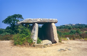 Dolmen/ H&uuml;gelgrab von Fontanaccia/ Stazzona del Diavolu, Sart&egrave;nais, Insel Korsika, Frankreich, Europa