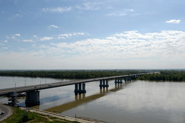 Fototapeta na wymiar Automobile bridge over the Ob river in Barnaul.