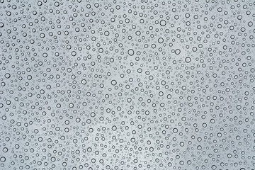 Wassertropfen isoliert