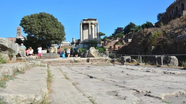 Time Lapse: Tourists visiting the ancient ruins of the Forum in Rome, Italy