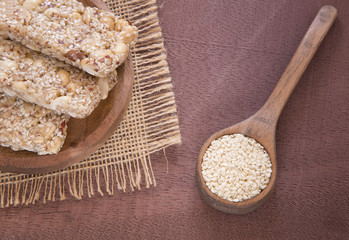 Sesame seeds and cereal bars (Sesamum indicum)