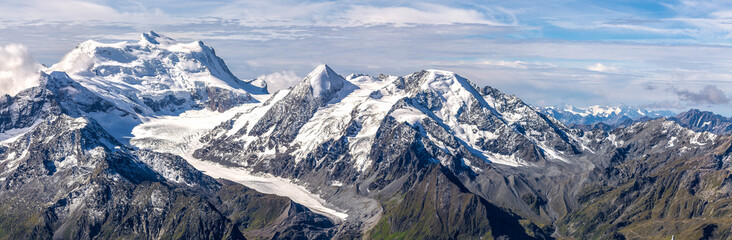 Fototapeta large vue panoramique sur un glacier des Alpes qui fond obraz