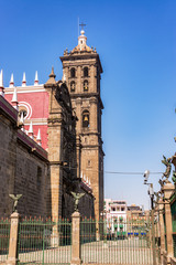 Fototapeta na wymiar View of the Puebla Cathedral