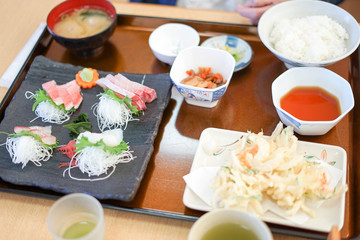 sliced raw fish lunch set