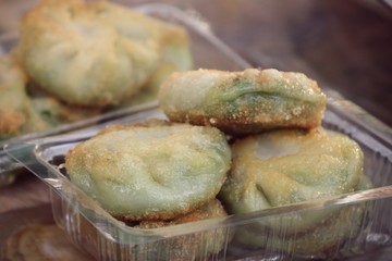 fried garlic chives dumpling