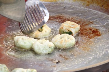 fried garlic chives dumpling