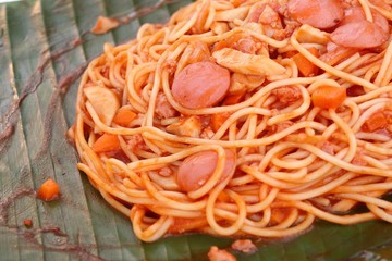 spaghetti with sausage tomato sauce