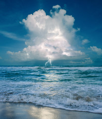 Fototapeta premium Electric Storm at the Miami Beach