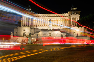 The monument of Vittorio Emanuele II in central Rome at night